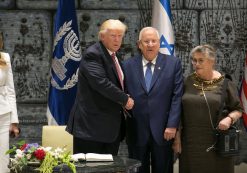 U.S. President Donald Trump (2nd L) shakes hands, after signing the guest book, with Israeli President Reuven Rivlin (2nd R) with his wife Nechama Reuven (R) and first lady Melania Trump (L), in Jerusalem May 22, 2017. (Photo: Reuters)