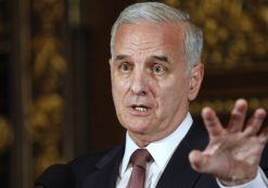 Minnesota Gov. Mark Dayton speaks to media after signing bills to eliminate the state's $5 billion budget deficit and reopen state government and services that have been shut down for three weeks, in St. Paul, Minnesota, U.S. on July 20, 2011. (Photo: Reuters)