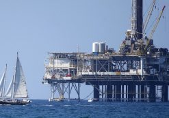 An offshore oil platform is seen in Huntington Beach, California September 28, 2014. (Photo: Reuters)