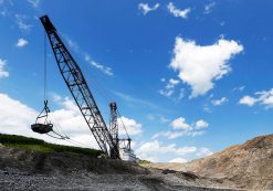 The massive Big John dragline reshapes the rocky landscape in some of the last sections to be mined for coal at the Hobet site in Boone County, West Virginia. (Photo: Reuters)