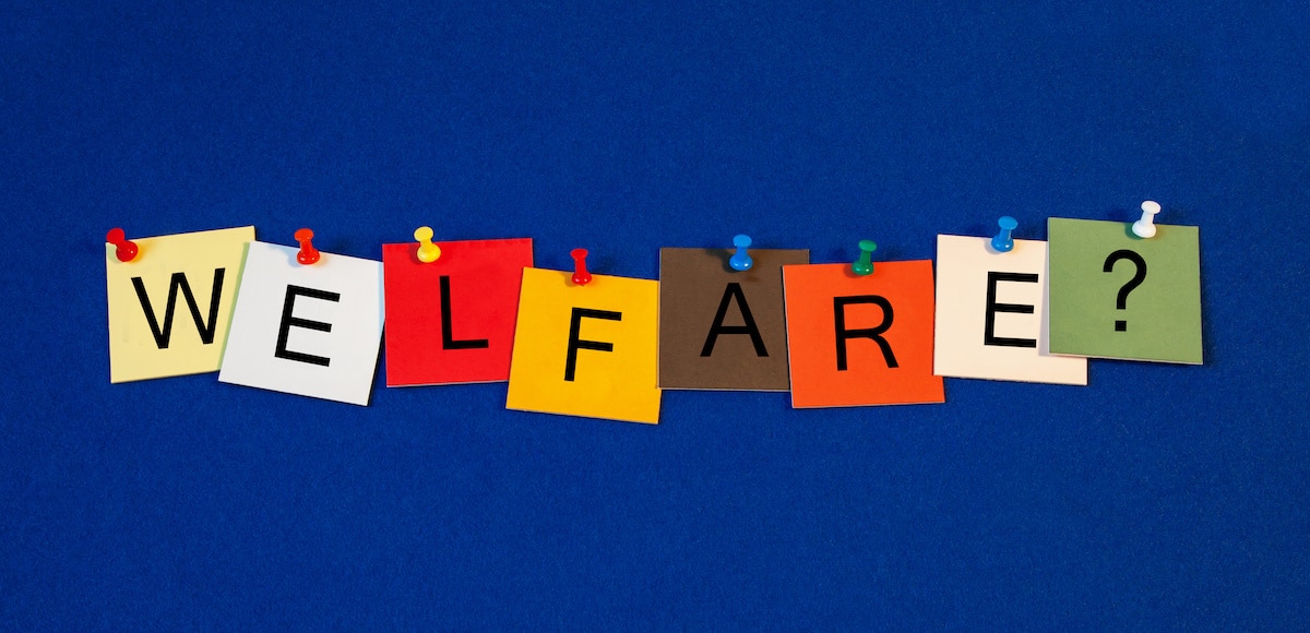 Welfare - sign / issues for welfare and social services. (Photo: AdobeStock)