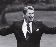 President Ronald Reagan waving to well-wishers on the south lawn of the White House on April 25, 1986. (Photo: Reuters)