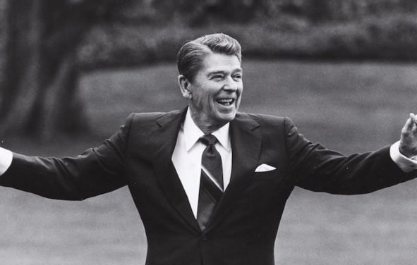 President Ronald Reagan waving to well-wishers on the south lawn of the White House on April 25, 1986. (Photo: Reuters)